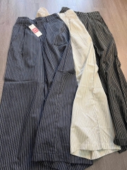 Quần UNIQLO ống rộng kẻ sọc