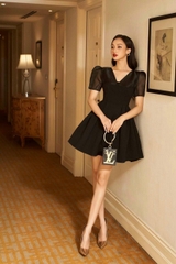 Đầm Miss hai màu nổi bật.