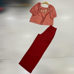 Set bộ áo tơ thêu và quần dài linen gân ống rộng