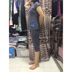 Bộ đồ thun cotton thêu sắc xảo.