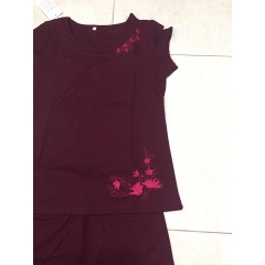 Bộ đồ thun cotton thêu sắc xảo.