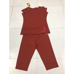 Bộ đồ thun cotton thêu sắc xảo.