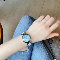 Starke - đẹp sang mà zá bình dân