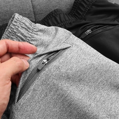 Jogger Puma thun poly 2 da dày mát, co giãn thoải mái. 3 túi khoá kéo