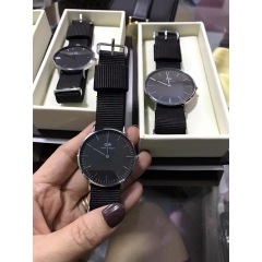 DW mặt đen dây dù đen