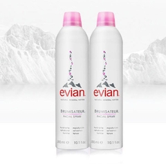 Xịt khoáng Evian của pháp