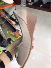 Giày mềm êm