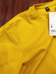 . UNIQLO - ÁO THUN VỀ FORM SUÔN NHƯ WEB