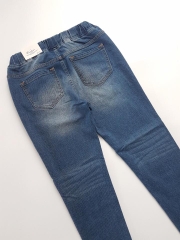 Jean Kancan lửng 9t xược rách gối 1 bên 