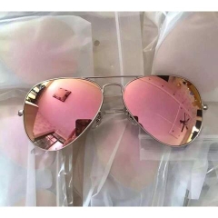 Có 1c rayban hồng hàng xịn