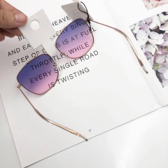 Kính F21 xuất dư nhé khách
