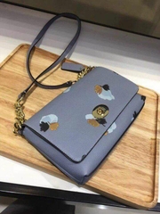 Túi ví xuất dư