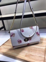 Túi ví xuất dư
