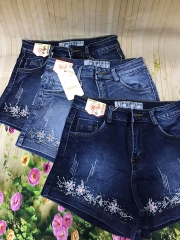 Short thêu