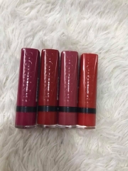 son lỳ