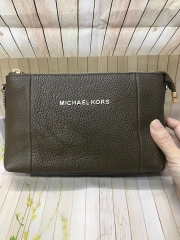 Túi da gắn logo Mk ( ko phai MK)