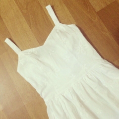 Maxi zara vải thô hàn thêu ren xịn