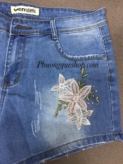 Short jean thêu