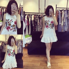 Đầm đuôi cá thêu xinh