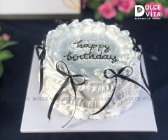 [2115] Bánh kem phong cách nữ tính tông trắng với trang trí nơ