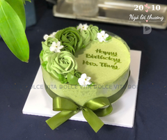 [1185] Bánh sinh nhật vị trà xanh – Matcha Yogurt hoa kem tươi  (45-60-60-80)