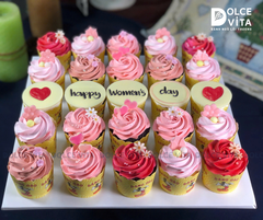 [2966] Cupcake trang trí hoa kem theo tone màu.