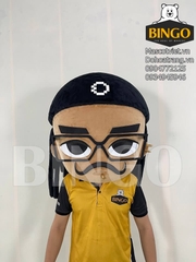 Mascot đầu cậu bé da nâu