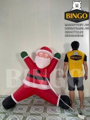 Mô hình hơi trưng bày ông già Noel leo tường