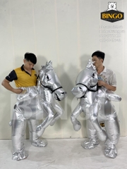 Trang phục hơi ngựa bạc