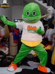 Mascot con rùa tạo dáng