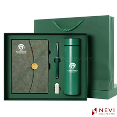 bộ quà tặng doanh nghiệp cho nhân viên bao gồm sổ da, bút ký, usb và bình giữ nhiệt, in ấn logo, cung cấp bởi Quà tặng Nevi