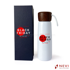 quà tặng bình giữ nhiệt màu trắng nắp gỗ, có quai xách, cung cấp bởi Quà tặng Nevi