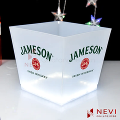 xô đá phát sáng quán rượu