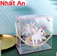 Hộp nhựa vuông đựng bánh kẹo unicorn trắng 14x7cm