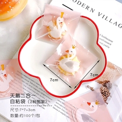 Túi dán đựng bánh kẹo Thiên Nga 7x7cm