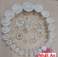 Bộ nhấn hoa tạo hình fondant 33 món