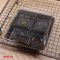 Hộp nhựa đế đen 4 ngăn FG134