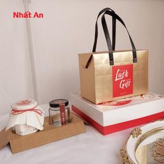 Hộp giấy chữ nhật vàng