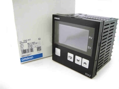 Bộ điều khiển nhiệt độ Omron E5AZ-Q3MT