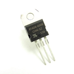 TRIAC BTA04 TO220