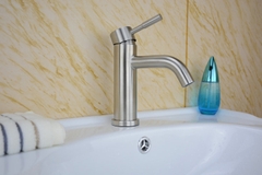 VÒI LAVABO NÓNG LẠNH DAESUN- DS 3214