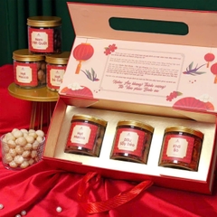 SET QUÀ 14 ( Gồm hộp quà, hạt macca, dâu sấy, khô bò )