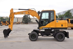 Máy đào bánh lốp Jingong JGM9075LN-10