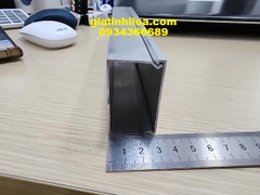 nhôm ghen 50x30 có nắp chống cháy