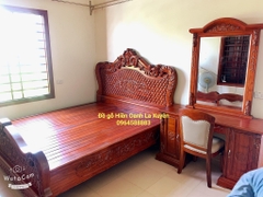 Giường ngủ hoàng gia