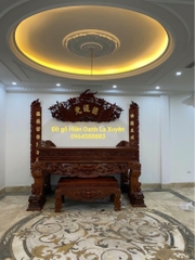 Bàn thờ Tứ Linh