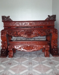 Bàn thờ Tứ Linh