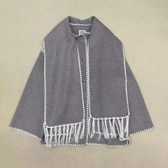 Cape dạ TOTEME choàng kèm khăn viền trắng tua rua