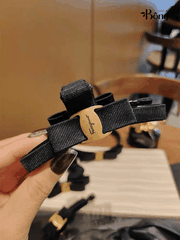 Kẹp tóc Salvatore Ferragamo đen fullbox