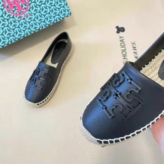Slip on Tory Burch da sần logo nổi 2 màu